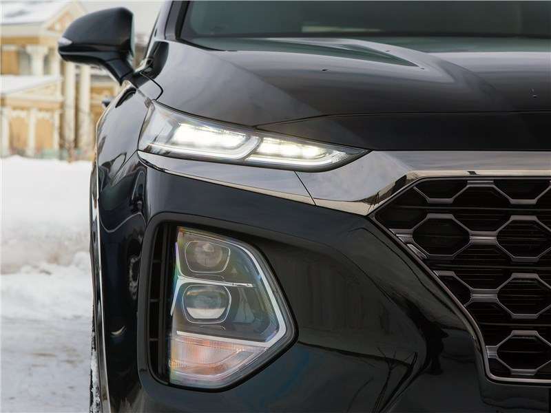 Фото Hyundai Santa Fe - Hyundai Santa Fe 2019 передняя оптика