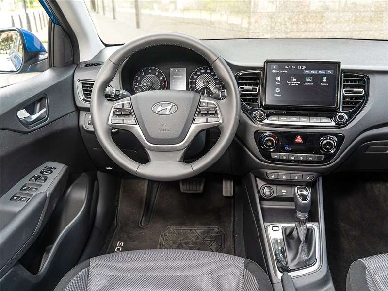 Фото Hyundai Solaris - Hyundai Solaris 2020 салон