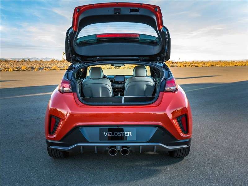 Фото Hyundai Veloster - Hyundai Veloster 2019 багажное отделение