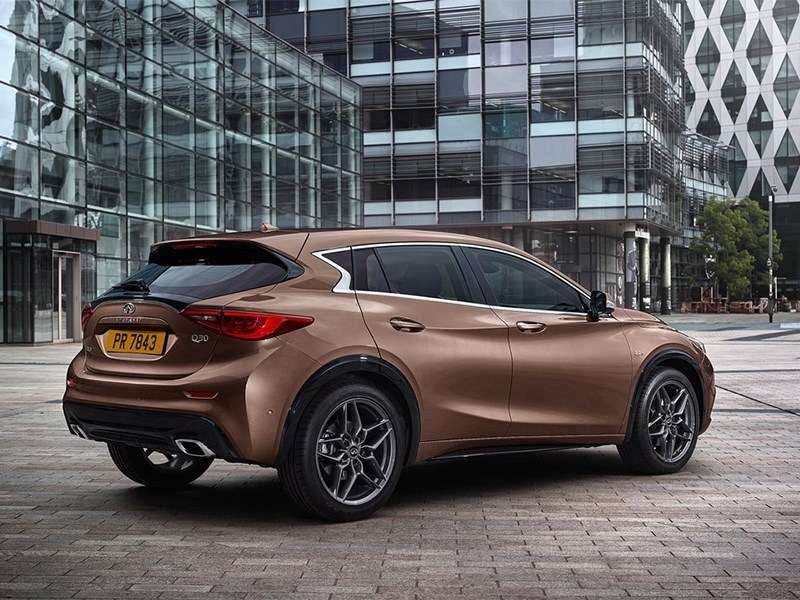 Фото Infiniti Q30 - Infiniti Q30 2016 вид сбоку сзади