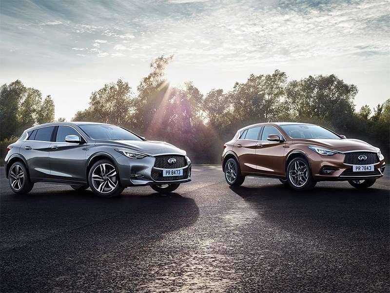 Фото Infiniti Q30 - Infiniti Q30 2016 вид спереди