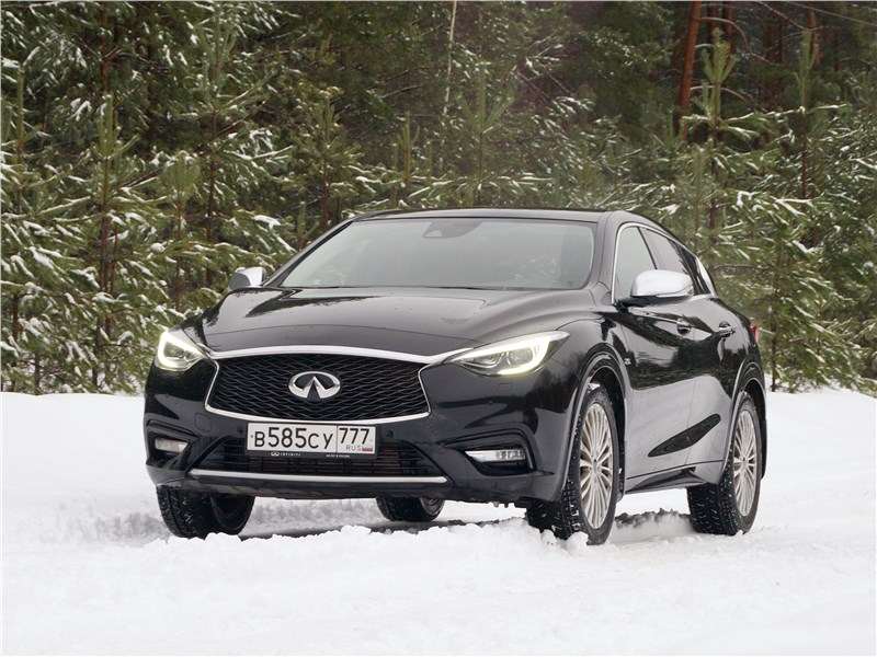 Фото Infiniti Q30 - Infiniti Q30 2016 вид спереди