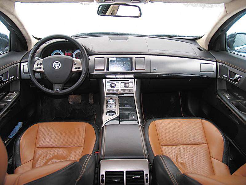 Фото Jaguar XFR - фотография 8