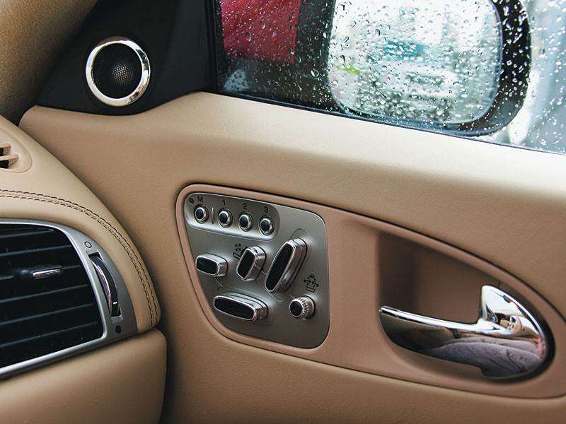 Фото Jaguar XKR - фотография 25