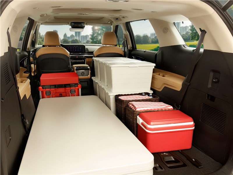 Фото KIA Carnival - Kia Carnival 2021 багажное отделение