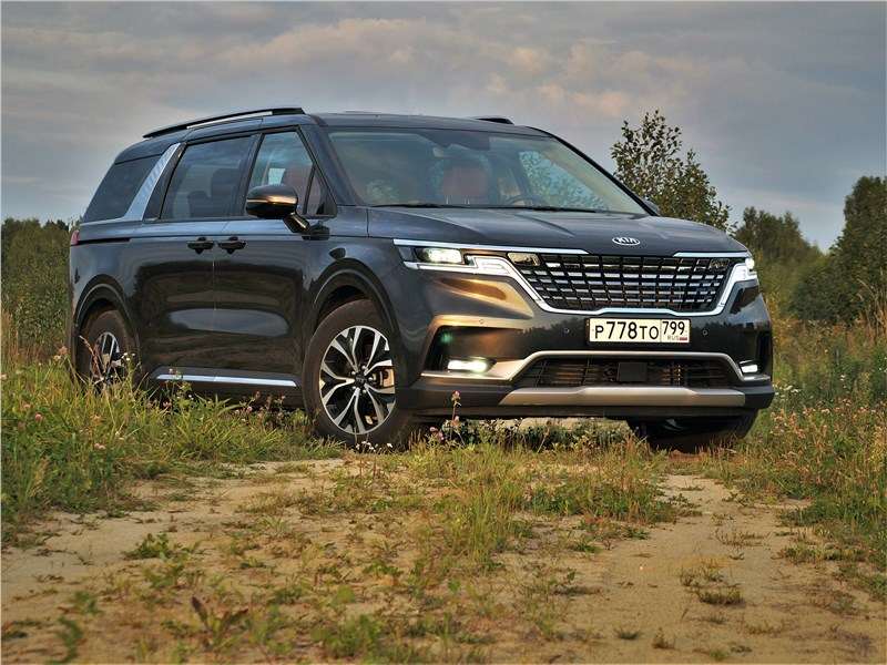 Фото KIA Carnival - Kia Carnival (2021) вид спереди