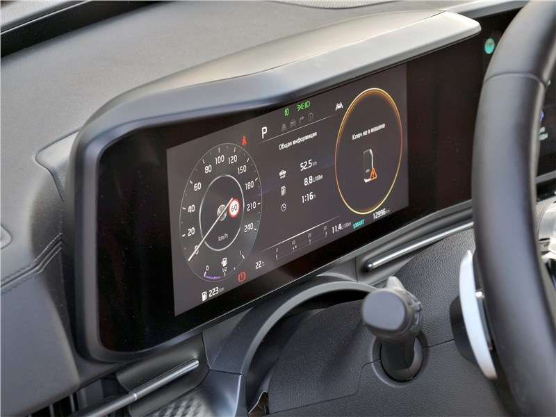 Фото KIA Carnival - Панель приборов — полностью электронная