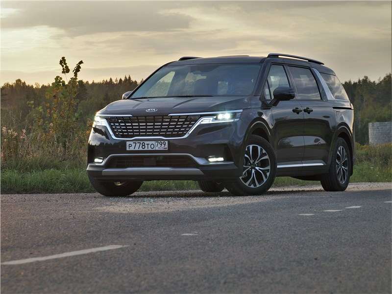 Фото KIA Carnival - Kia Carnival (2021) вид спереди