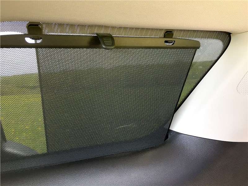 Фото KIA Carnival - И даже есть свои солнцезащитные шторки
