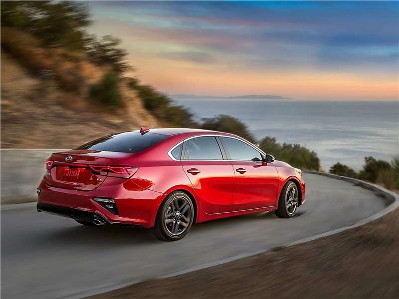 Фото KIA Cerato - Kia Cerato 2019 вид сзади