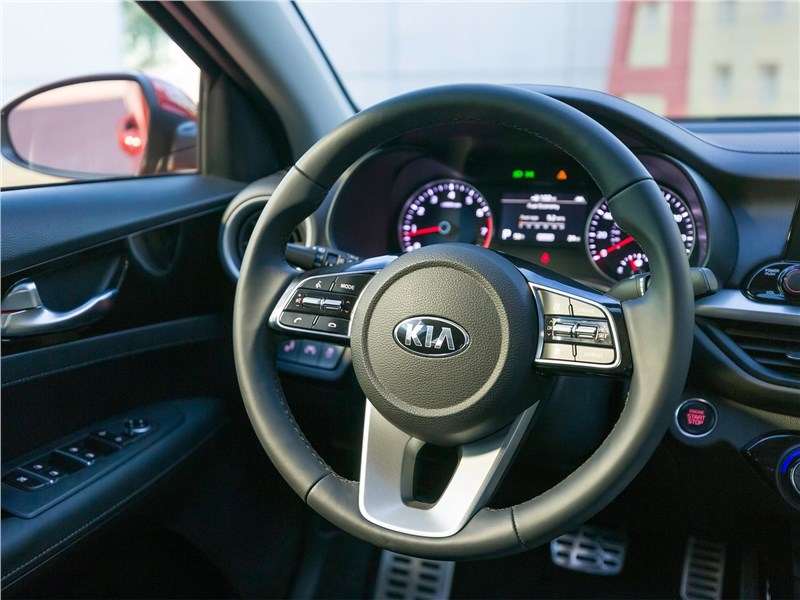 Фото KIA Cerato - Kia Cerato 2019 салон