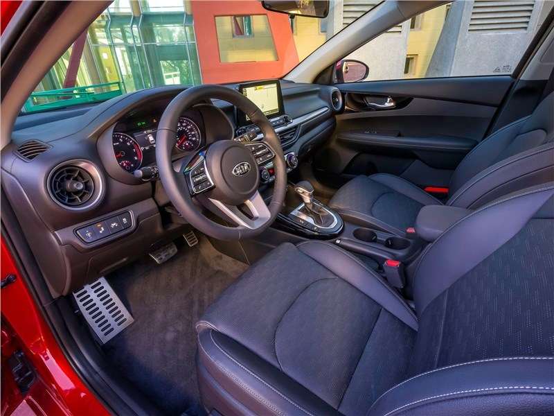 Фото KIA Cerato - Kia Cerato 2019 передние кресла