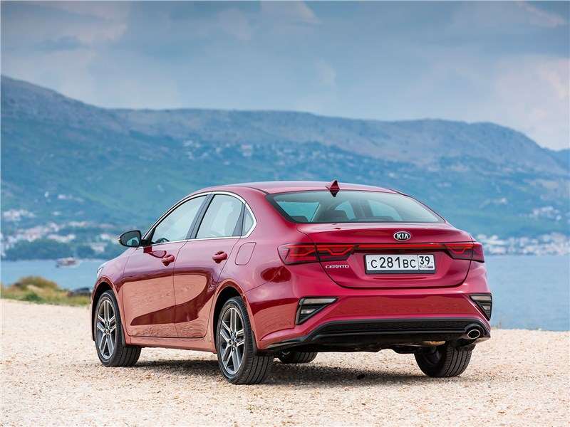 Фото KIA Cerato - Kia Cerato 2019 вид сзади