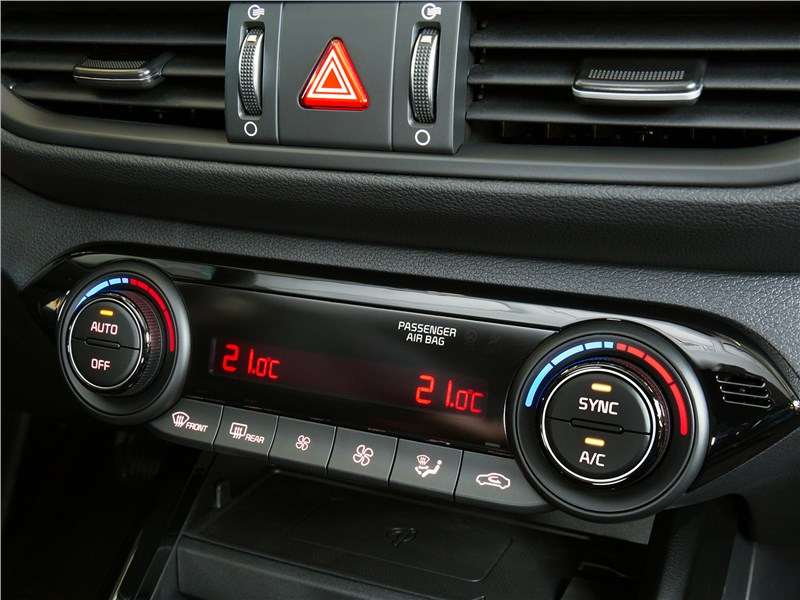 Фото KIA Cerato - Kia Cerato 2019 управление климатом