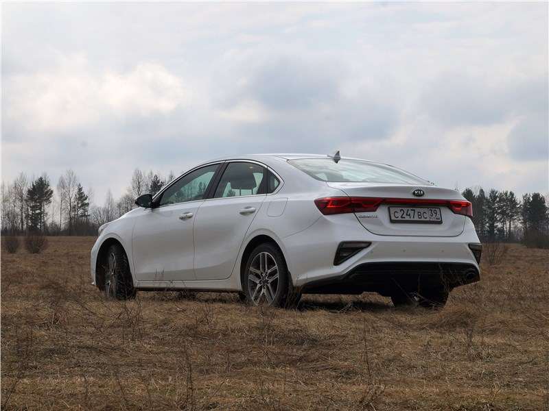 Фото KIA Cerato - Kia Cerato 2019 вид сзади