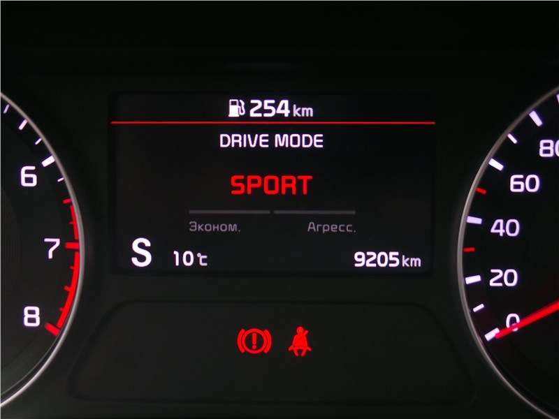Фото KIA Cerato - Спортивный режим включается не кнопкой Drive mode, а переводом селектора автомата в режим ручного выбора передач