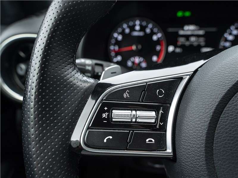 Фото KIA Cerato - Kia Cerato 2019 руль