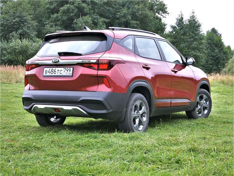 Фото KIA Seltos - Kia Seltos 2020 вид сзади