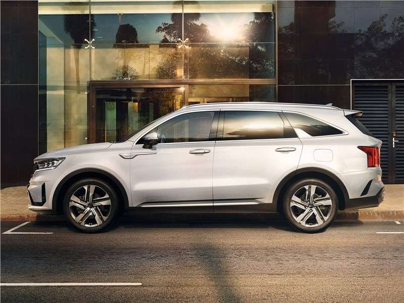 Фото KIA Sorento - Kia Sorento 2021 вид сбоку