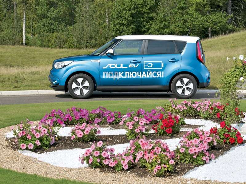 Фото KIA Soul EV - Более плотная подвеска и тяговитый электромотор делают езду на Soul EV азартной