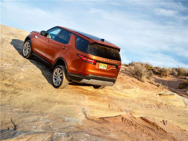 Фото Land Rover Discovery - Правда, на наиболее тяжелых участках бездорожья нам пришлось снизить давление в шинах. На рыхлых песчаных дюнах это очень актуально