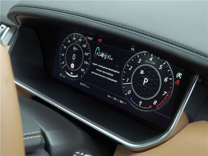 Фото Land Rover Range Rover Sport - ...на который выводятся даже функции подрулевых переключателей. Нагляднее некуда