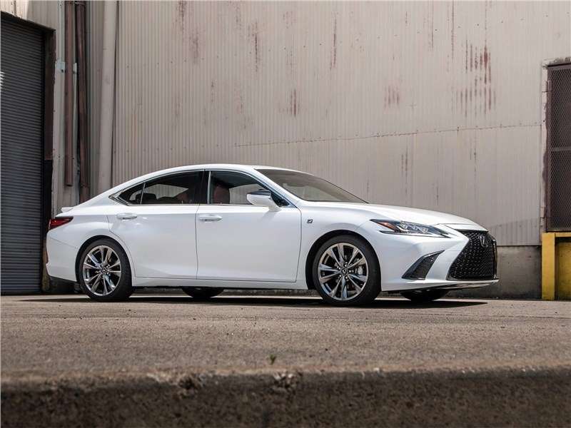 Фото Lexus ES - Lexus ES 2019 вид сбоку