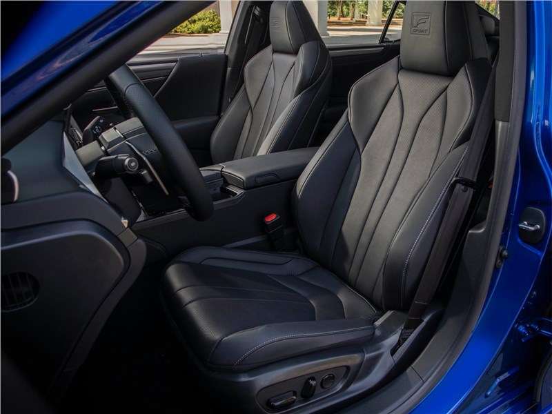 Фото Lexus ES - Lexus ES 2019 передние кресла