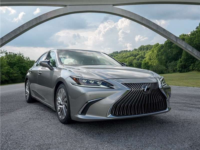 Фото Lexus ES - Lexus ES 2019 радикально изменил характер