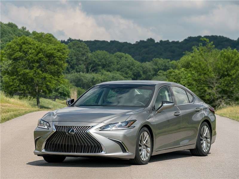 Фото Lexus ES - Этот седан способен доставить удовольствие искушенному водителю
