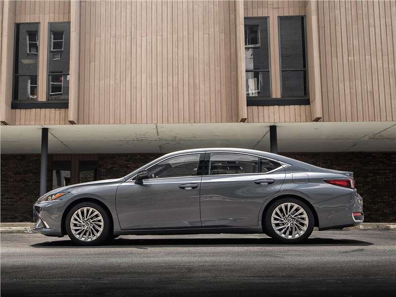 Фото Lexus ES - Lexus ES 2019 вид сбоку