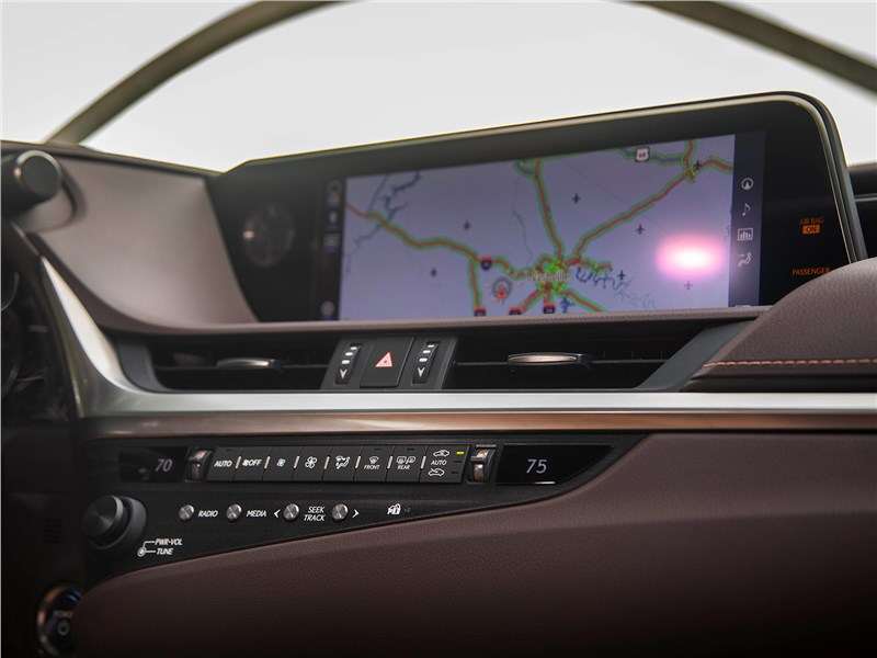 Фото Lexus ES - Lexus ES 2019 центральная консоль