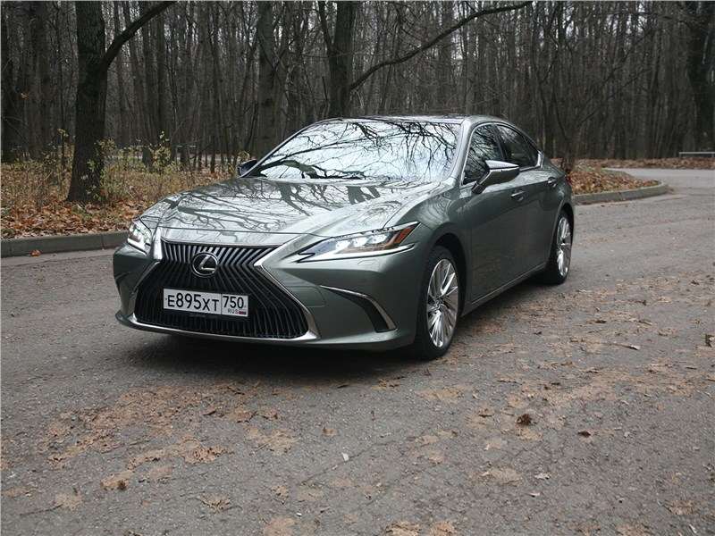 Фото Lexus ES - Lexus ES (2019) альтернативный подход к бизнес-классу