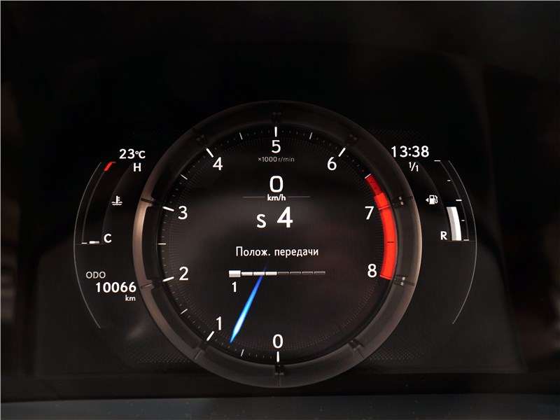 Фото Lexus ES - Очень интересная функция борткомпьютера: можно отслеживать переключение передач автоматической коробкой