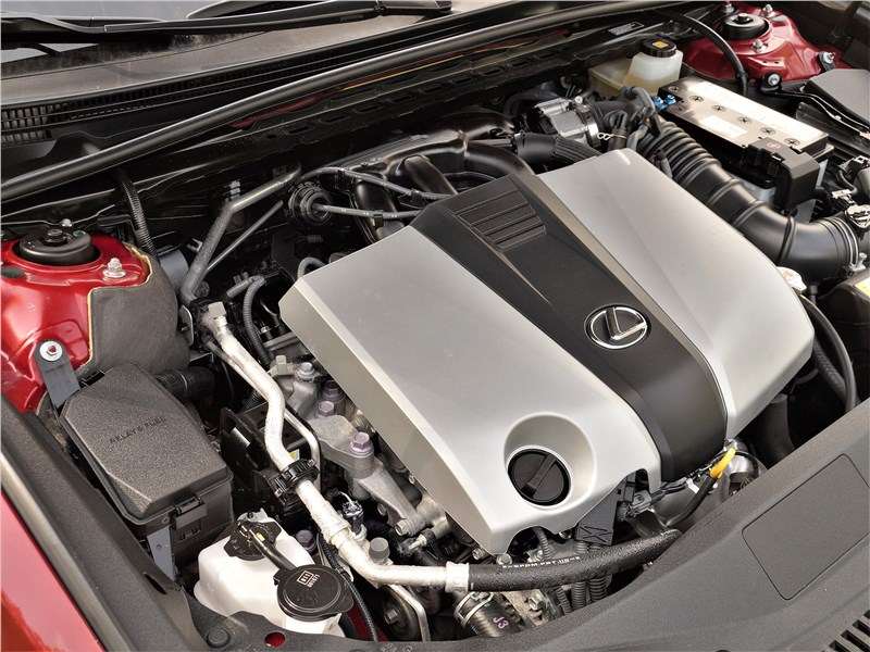 Фото Lexus ES - Эффектная крышка на самом деле меньше, чем V-образный шестицилиндровый двигатель,…