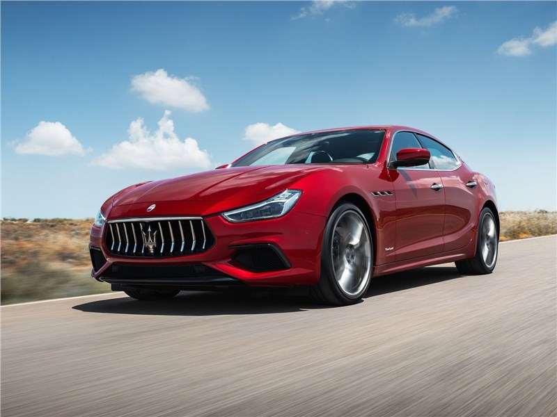 Фото Maserati Ghibli - Maserati Ghibli 2019 вид спереди
