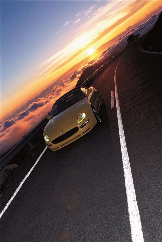 Фото Maserati Spyder - Maserati Spyder на скоростной трассе