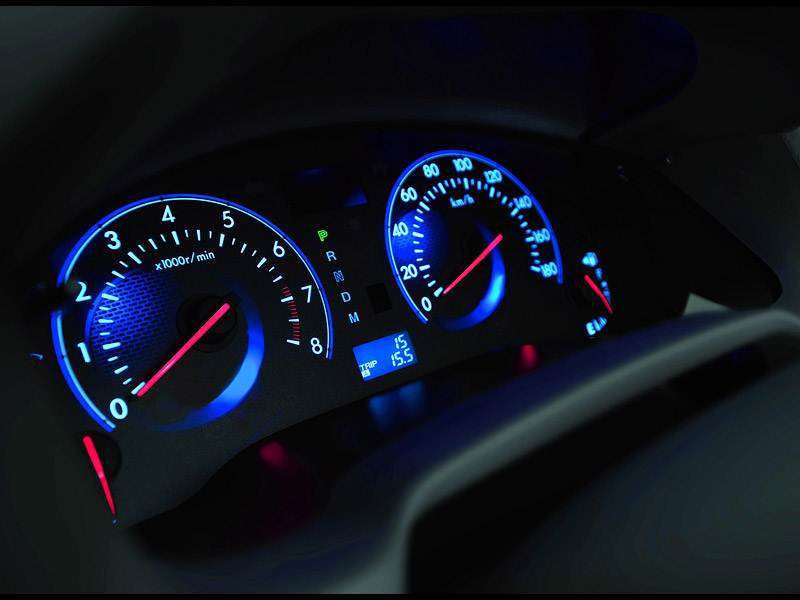 Фото Mazda MPV - фотография 2