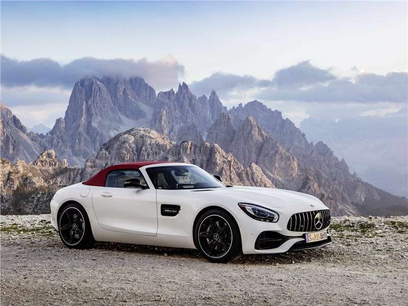 Фото Mercedes-Benz AMG GT C - Mercedes-AMG GT C Roadster 2017 вид сбоку спереди