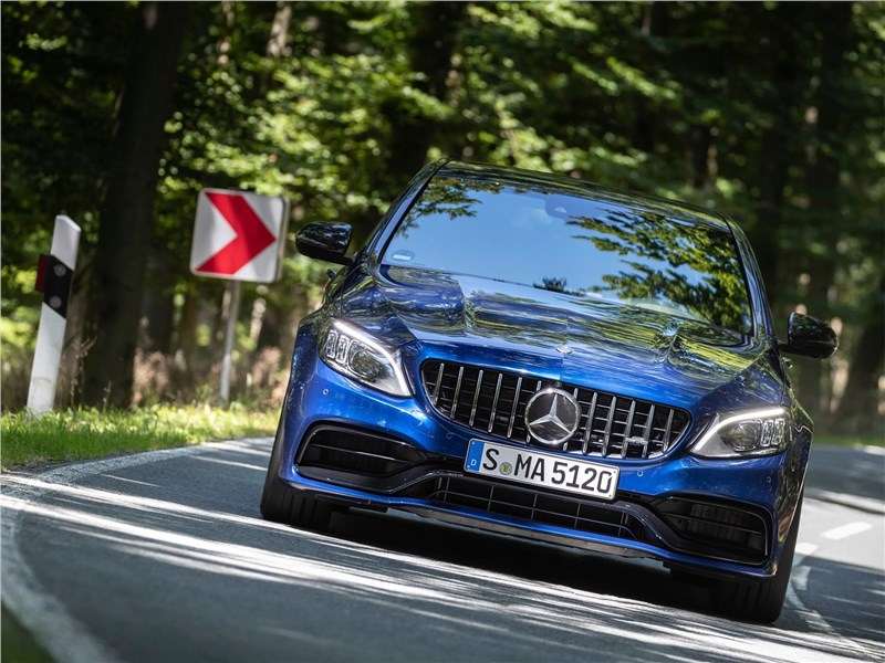 Фото Mercedes-Benz C-Class AMG - Mercedes-Benz C63 S AMG Sedan 2019 вид спереди