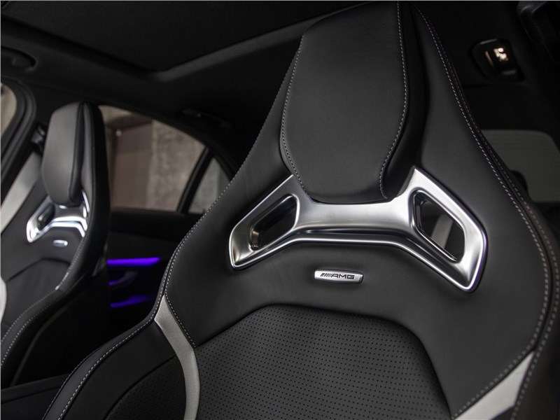 Фото Mercedes-Benz C-Class AMG - Mercedes-Benz C63 S AMG Sedan 2019 передние кресла