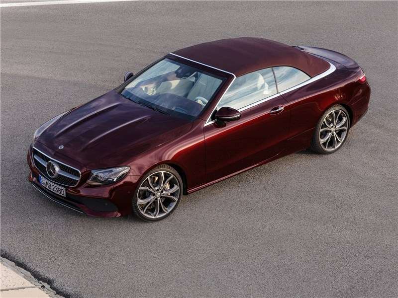 Фото Mercedes-Benz E-Class - Mercedes-Benz E-Class Cabriolet 2018 вид спереди сверху