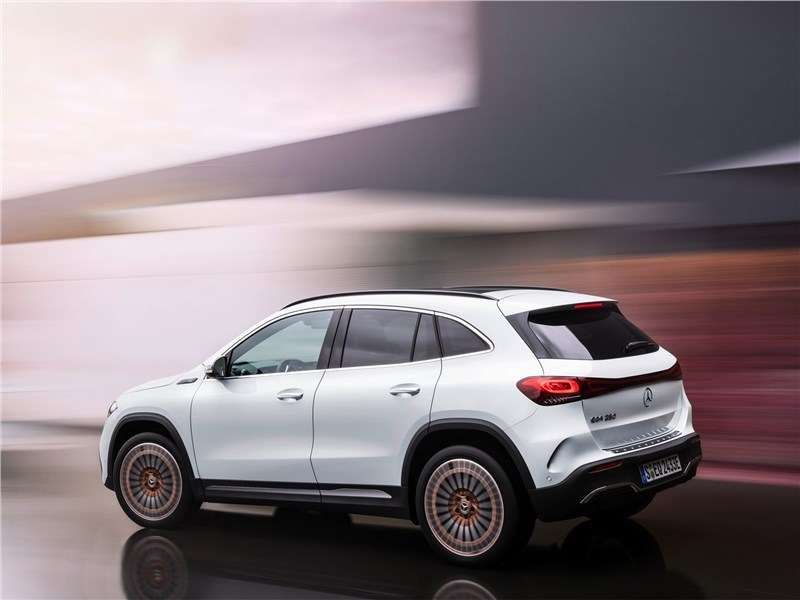 Фото Mercedes-Benz EQA - Mercedes-Benz EQA (2022) вид сзади