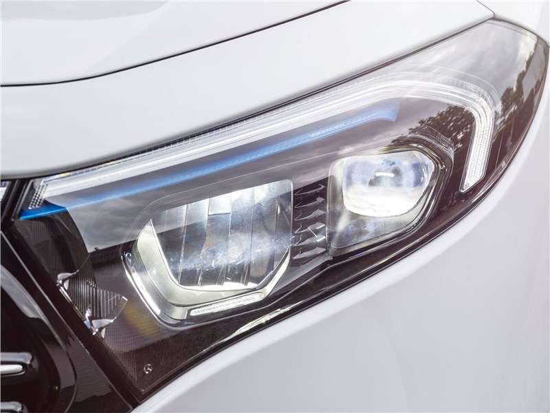 Фото Mercedes-Benz EQA - Mercedes-Benz EQA (2022) передняя фара