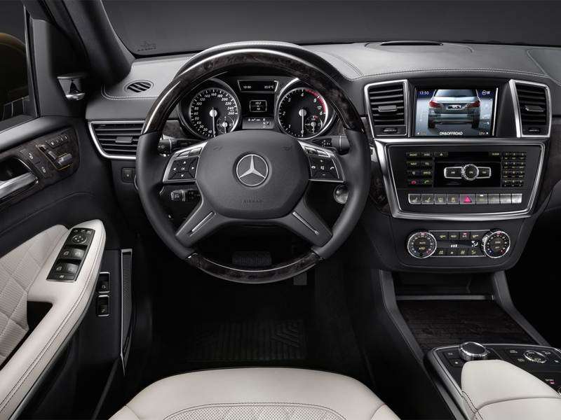 Фото Mercedes-Benz GL-Class - Mercedes-Benz GL-Klasse 2013 водительское место