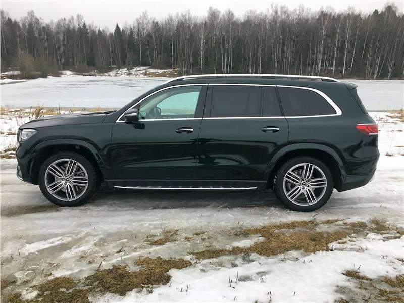 Фото Mercedes-Benz GLS - Максимум колесной базы отдали людям – тем, что сзади
