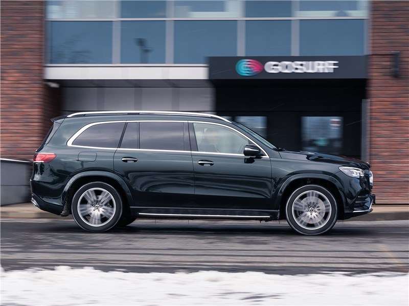 Фото Mercedes-Benz GLS - Огромный немецкий кроссовер на удивление точно управляется и отличается высокой плавностью хода