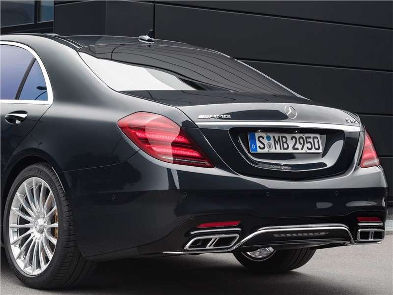 Фото Mercedes-Benz S-Class AMG - Mercedes-Benz S65 AMG 2018 задний фонарь
