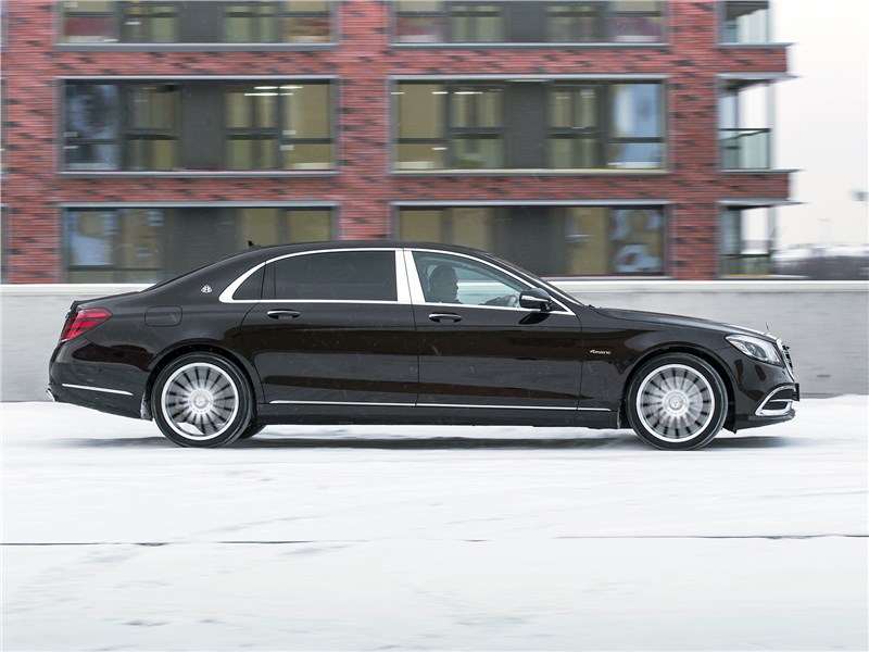 Фото Mercedes-Benz S-Class Maybach - Mercedes-Maybach S 450 4Matic 2018 вид сбоку