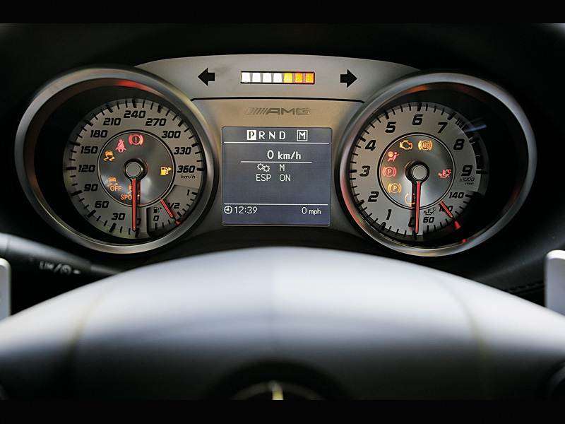 Фото Mercedes-Benz SLS AMG - фотография 13